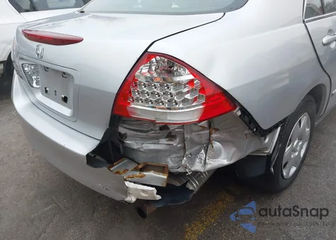 2007 Honda Accord 2.4 Lx z USA, uszkodzony, nr VIN 1HGCM56407A194009